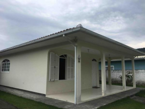 Casa de praia com 2 quartos - Armação Pantano do Sul - Florianópolis